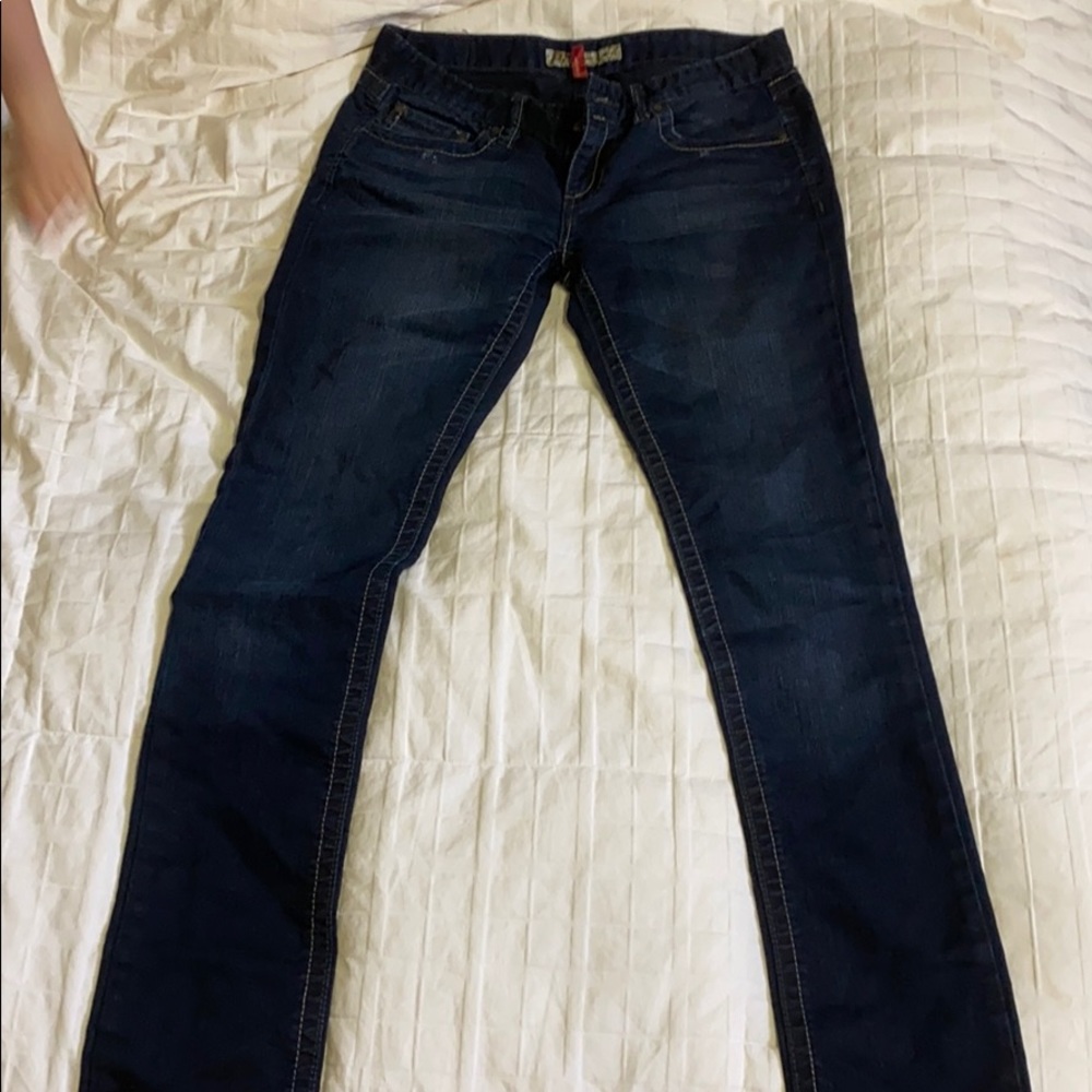 Buckle skinny jeans